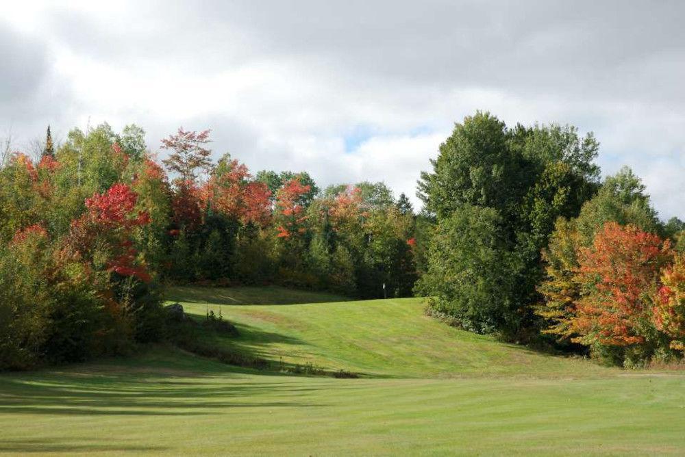 Barry'S Bay Golf Resort Barrys Bay Exterior foto
