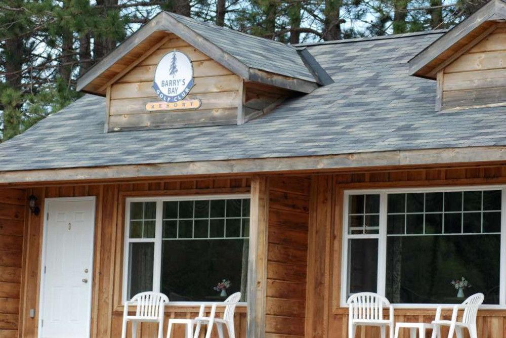 Barry'S Bay Golf Resort Barrys Bay Exterior foto