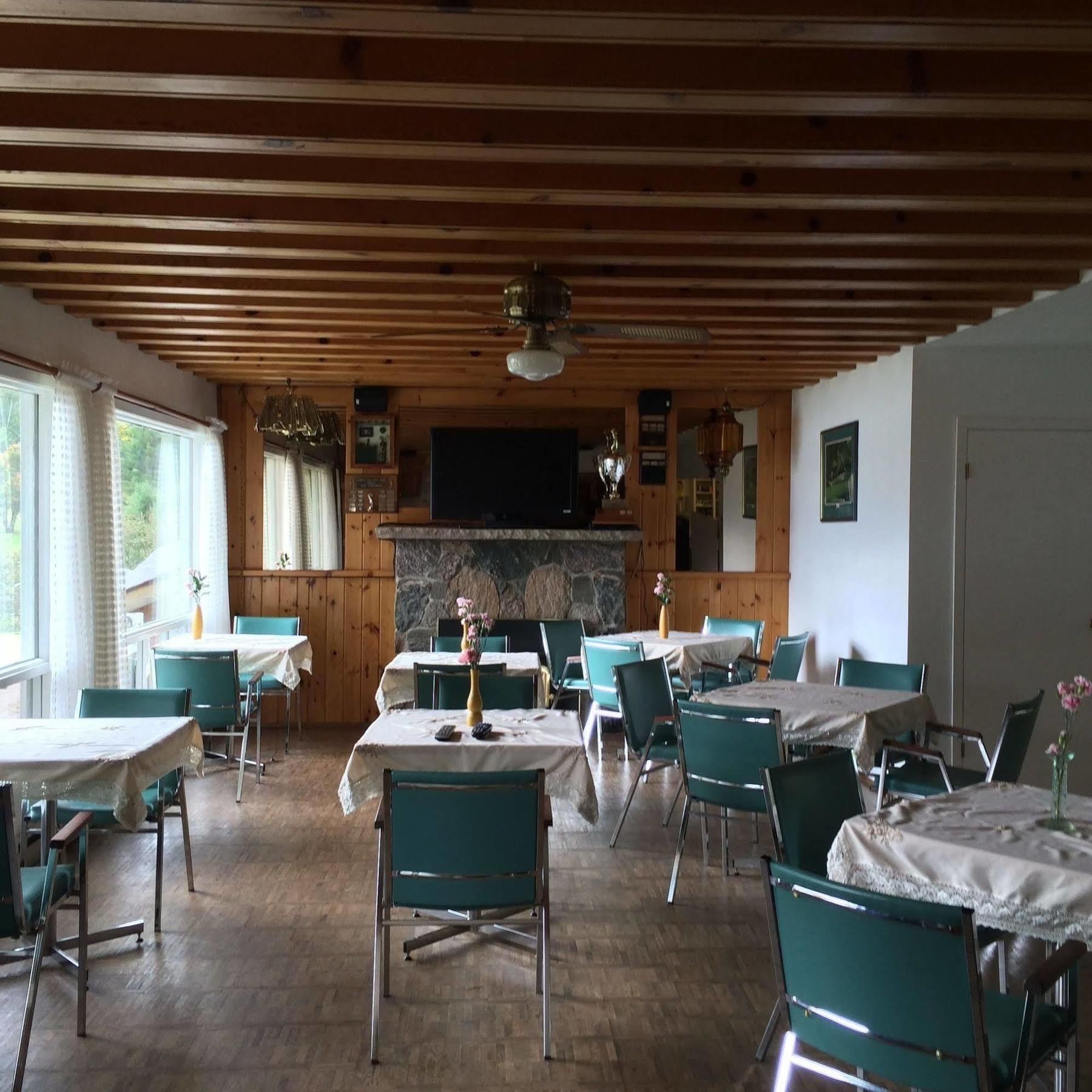 Barry'S Bay Golf Resort Barrys Bay Exterior foto