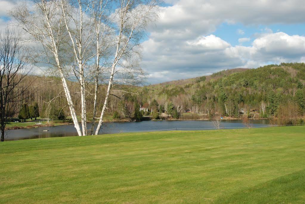 Barry'S Bay Golf Resort Barrys Bay Exterior foto